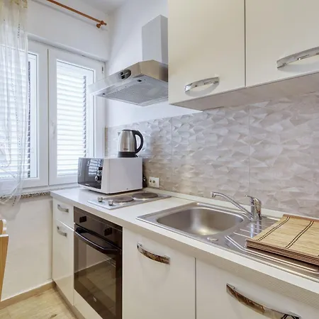 Appartement Gazic, No 2 *