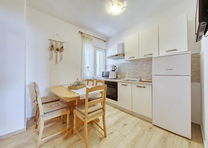 شقة Gazic, No 2 *